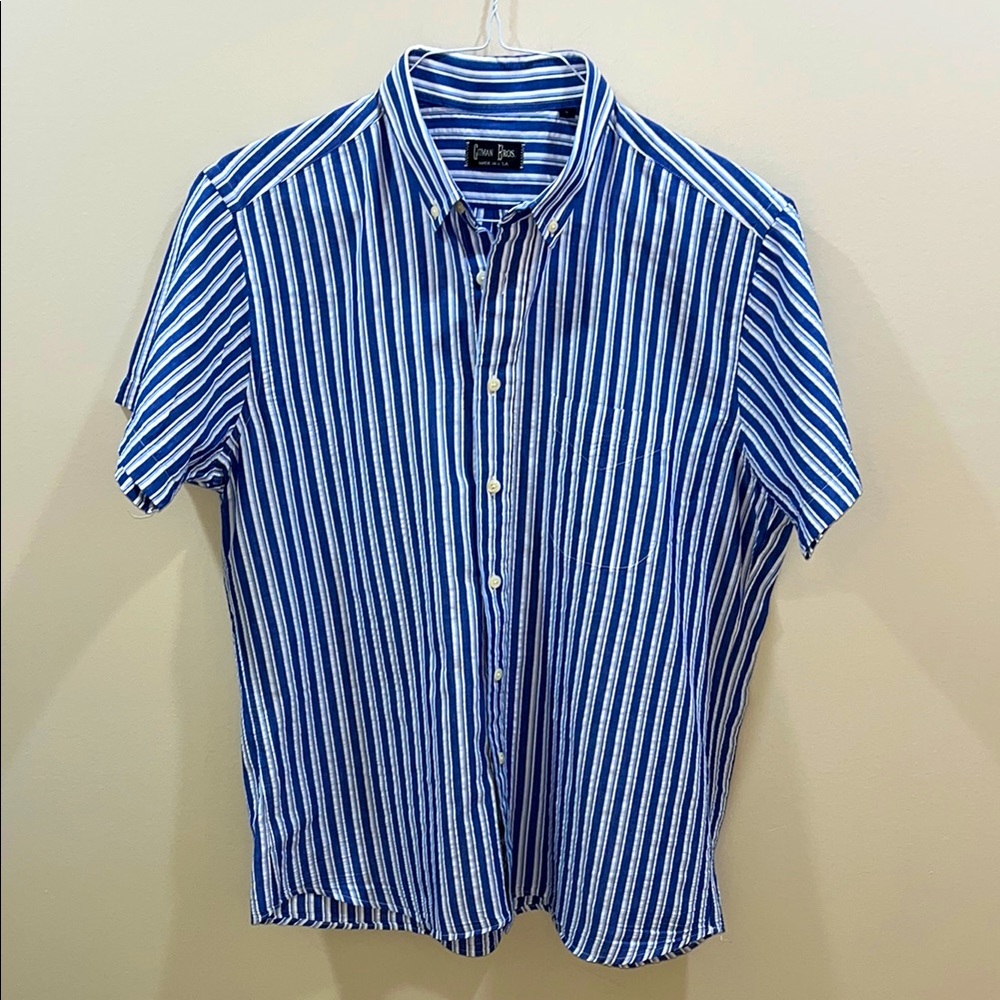 Gitman Bros Men’s Handmade In USA Short Sleeve Light Seersucker Button Down. L.